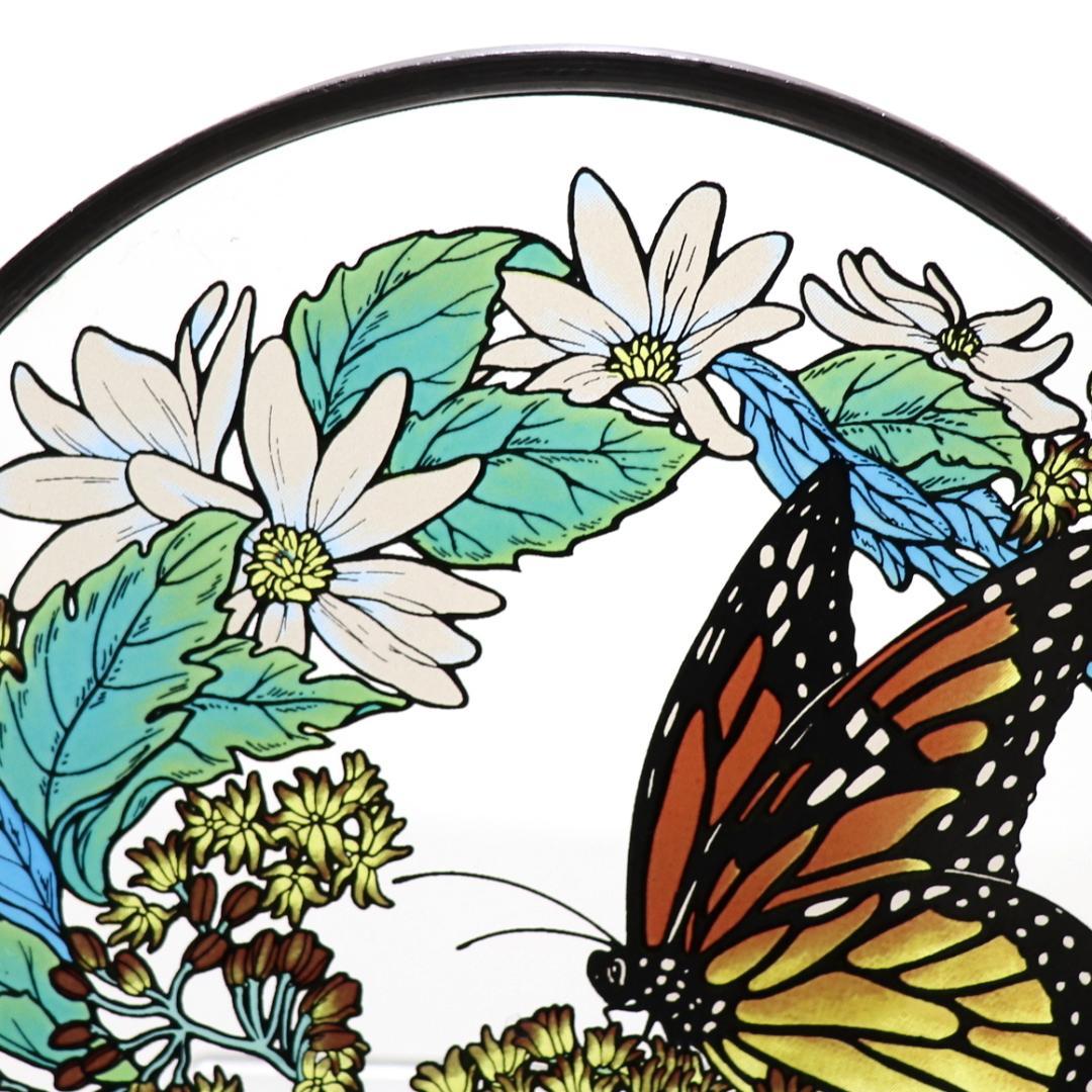 花に囲まれたオオカバマダラ ヴィンテージ ステンドグラス 花と蝶々