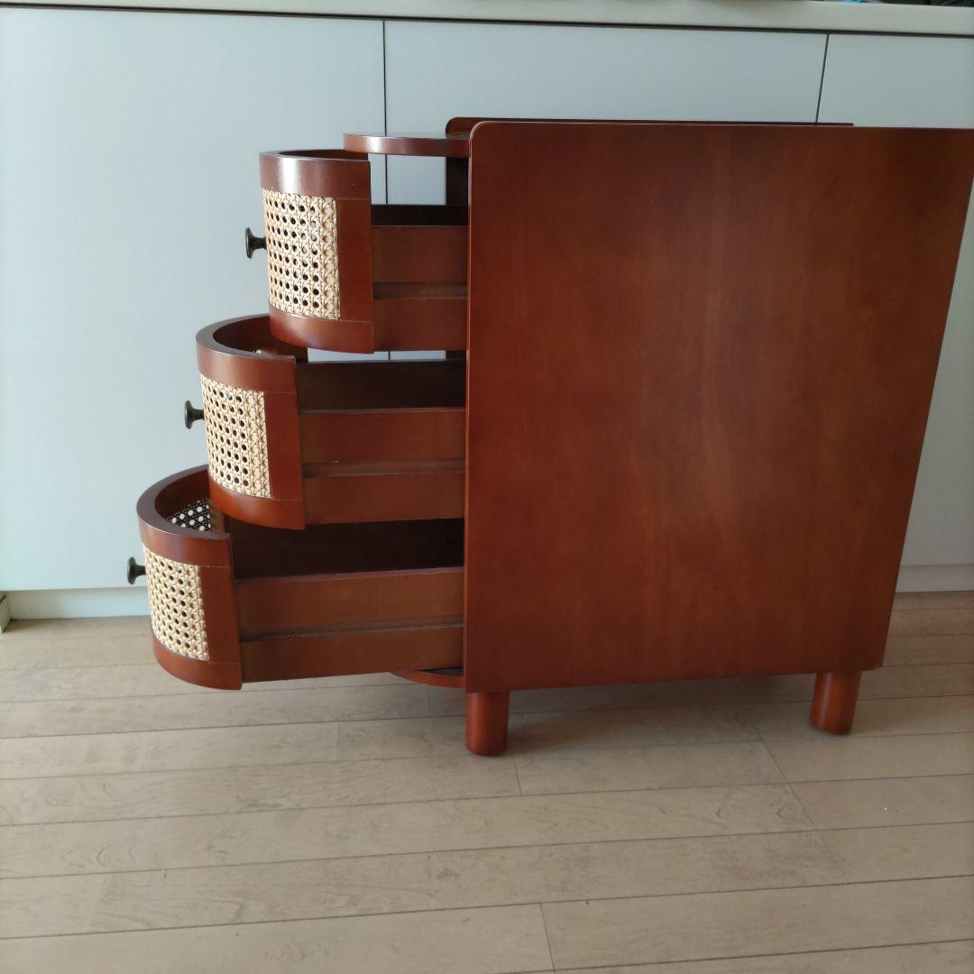 ６０％オフ【未使用に近い】 サイドテーブル ラタン調 引出し付テーブル 木製