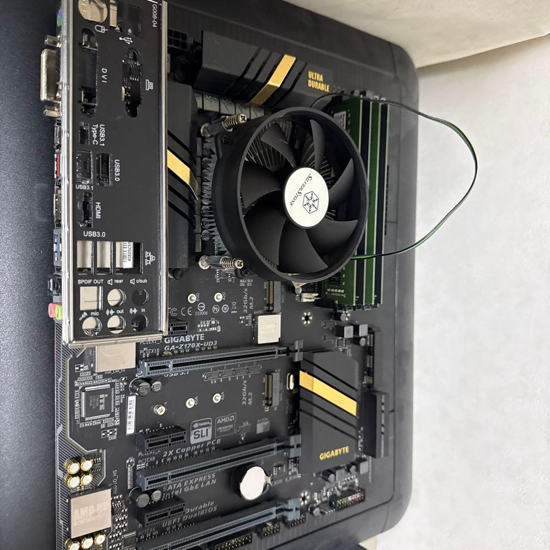 GIGABYTE GA-Z170X-UD3 と　650w ATX電源