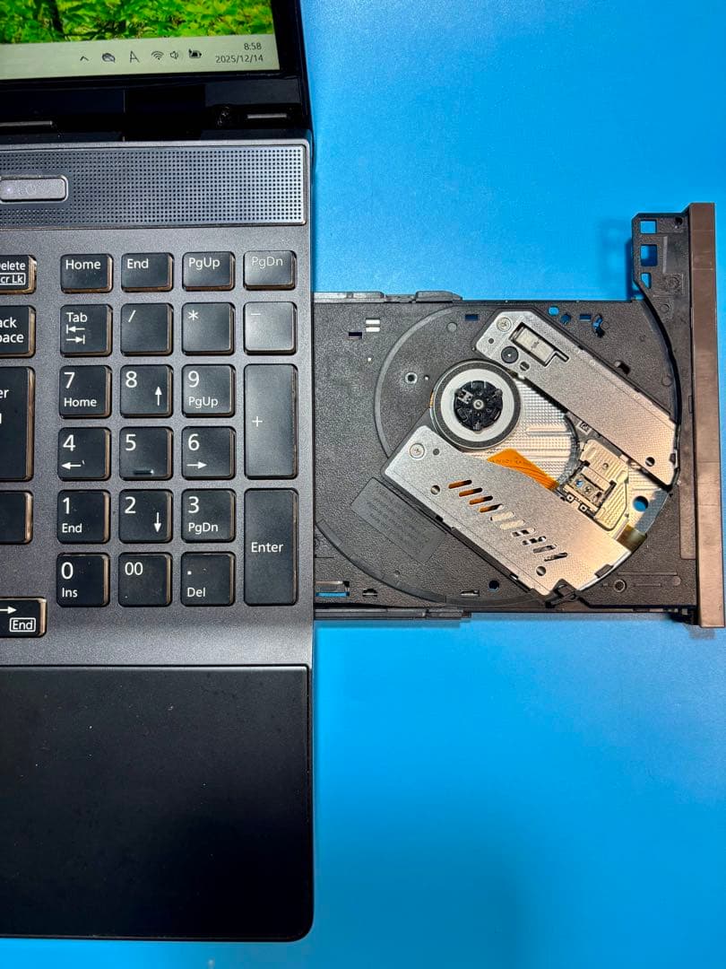 富士通 AH53/C2 Core i7 SSD 2TB 32GB Win11