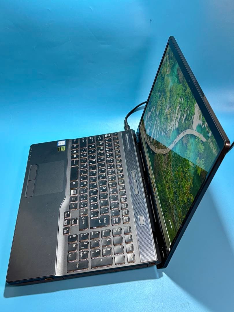 富士通 AH53/C2 Core i7 SSD 2TB 32GB Win11