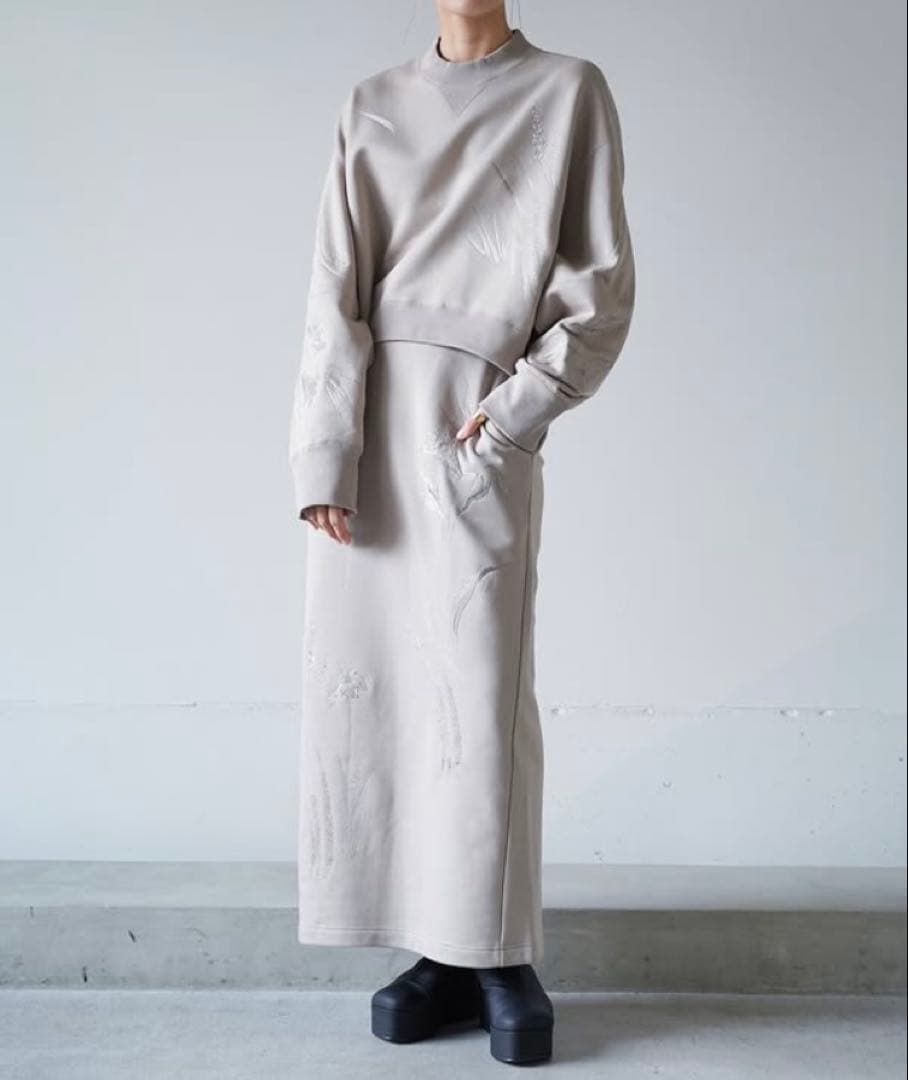 トップス Floral Motif Embroidered Sweatshirt