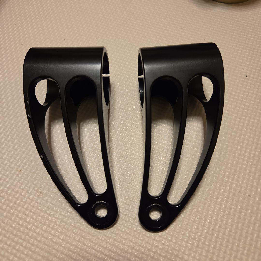 Motone トライアンフ ヘッドライトステー