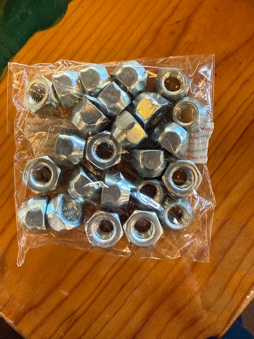 ハイエース　ダークプライムS 新車外し　 純正ノーマルタイヤホイール4本セット