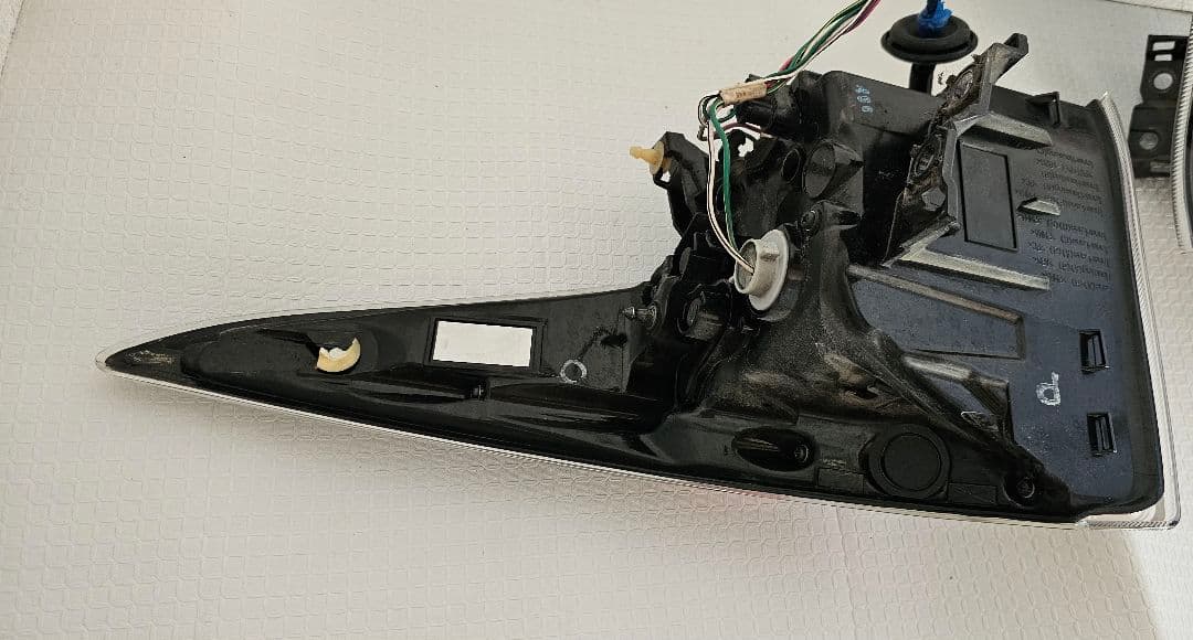 トヨタプリウス５０テールライト 2個セット