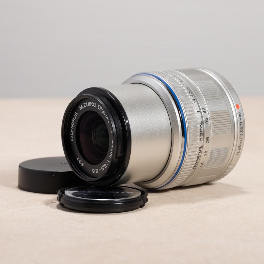 OLYMPUS M.ZUIKO DIGITAL 14-42mm Ⅱ シルバー