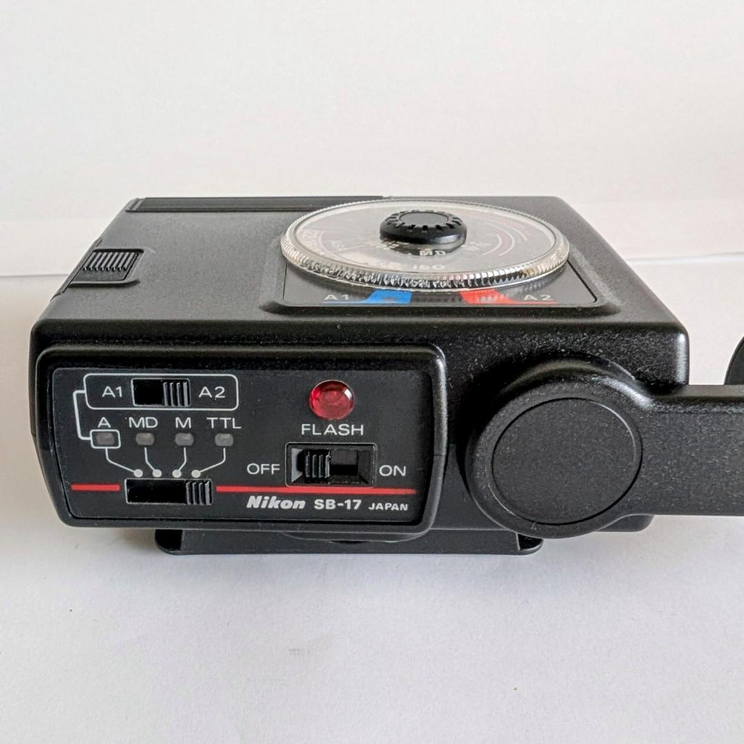 Nikon F3HP + SB-17(スピードライト)
