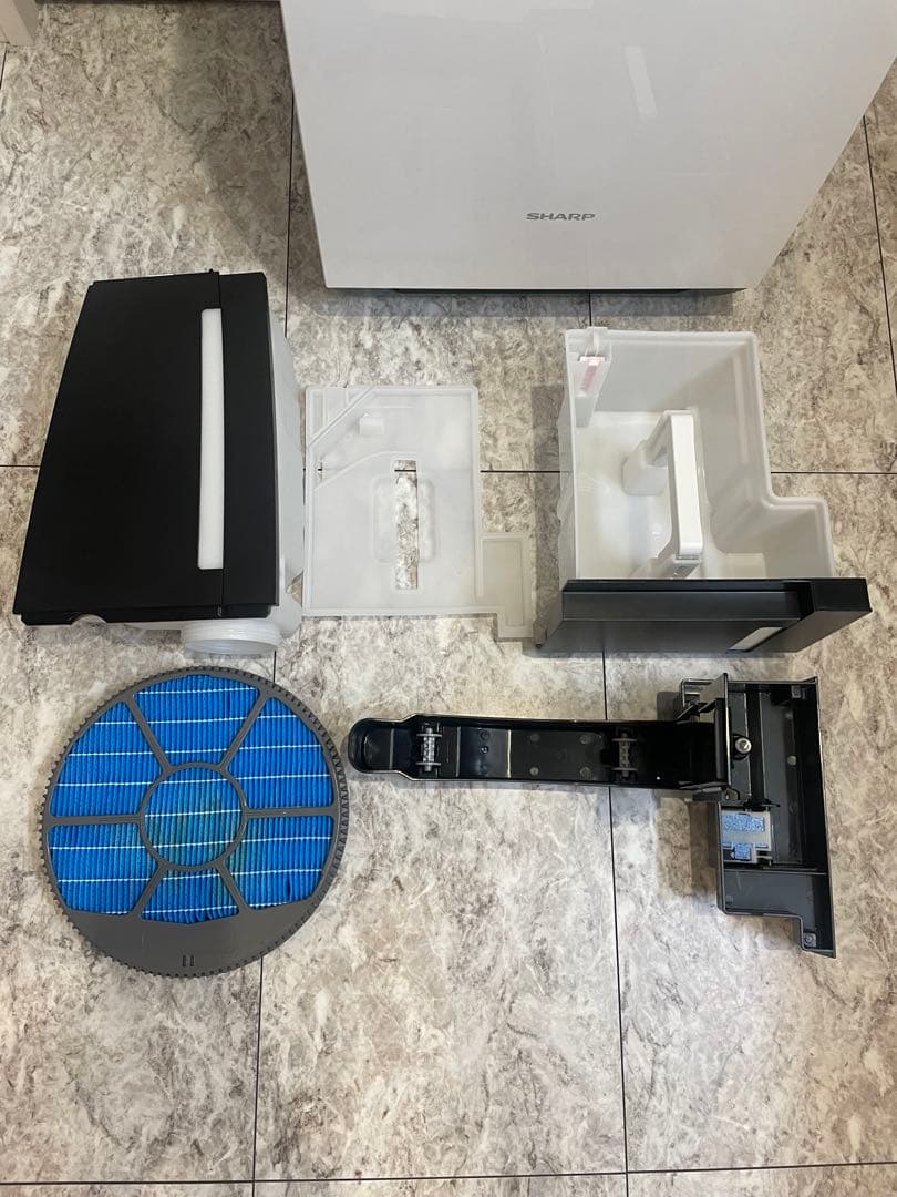 Emi ちゃん☺️ さん専用　2022年製 除加湿空気清浄機　KC-HD70-W