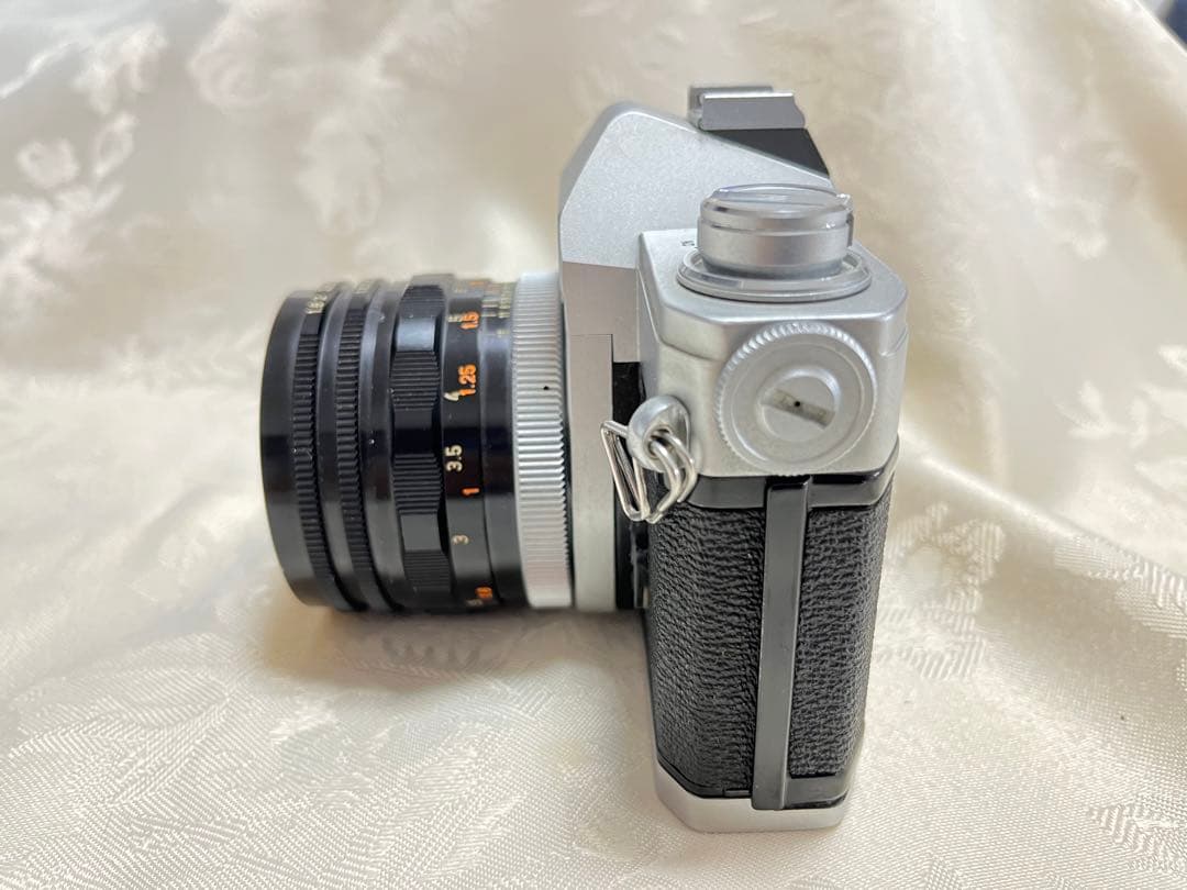 Canon FTbと純正レンズf1.8/50mmとズームf5.6 100-200