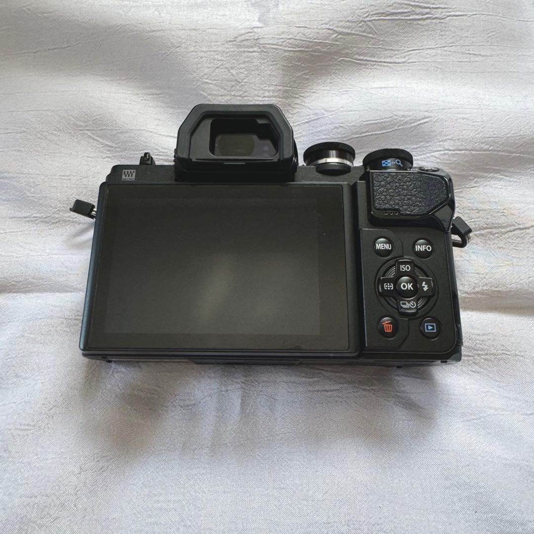 【最終値下げ】オリンパスOM-D E-M10 MarkIIIキット＆バッテリー他