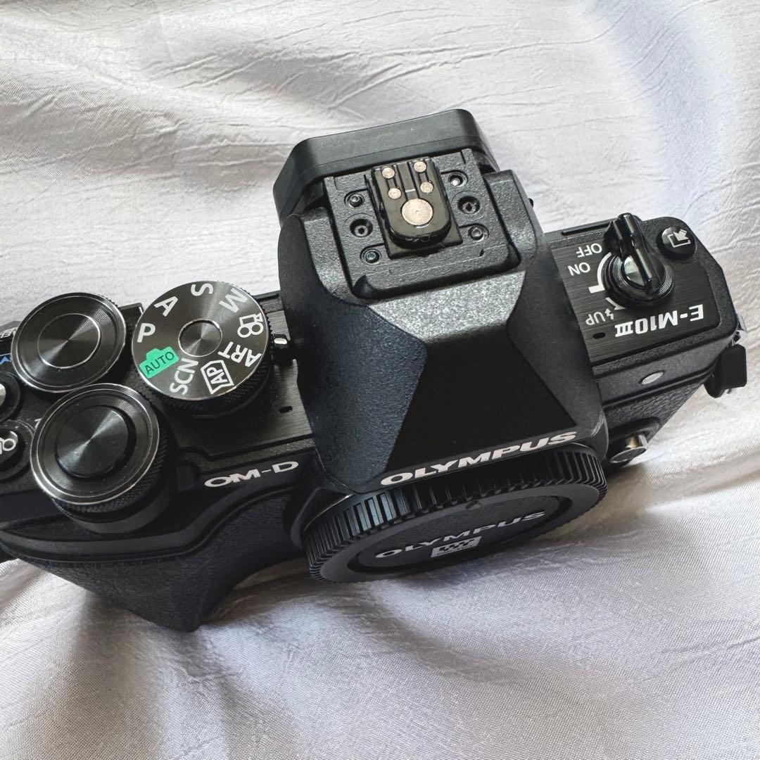 【最終値下げ】オリンパスOM-D E-M10 MarkIIIキット＆バッテリー他