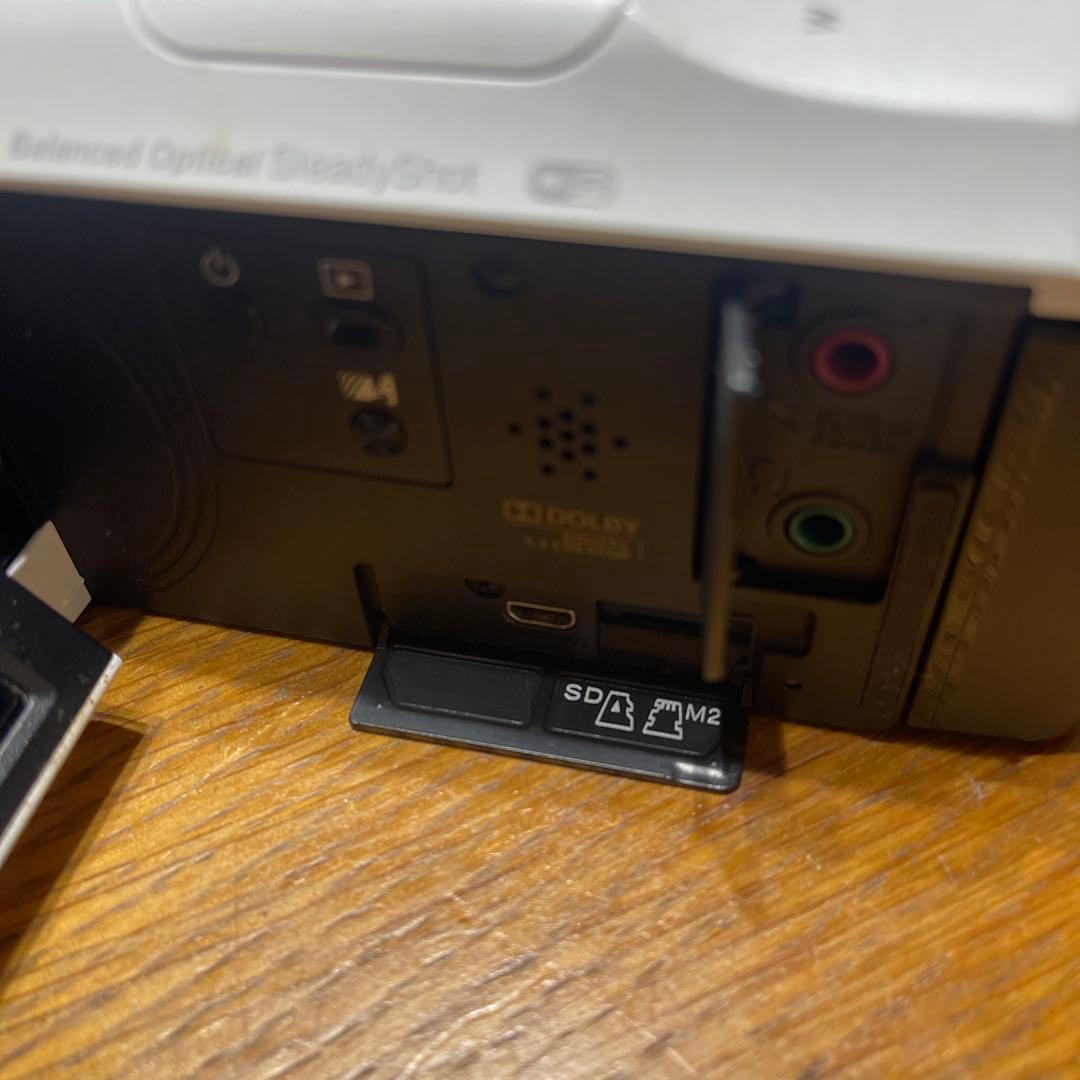 ビデオカメラSONY HDR-CX670　キャリングバッグ　脚立付き　ホワイト