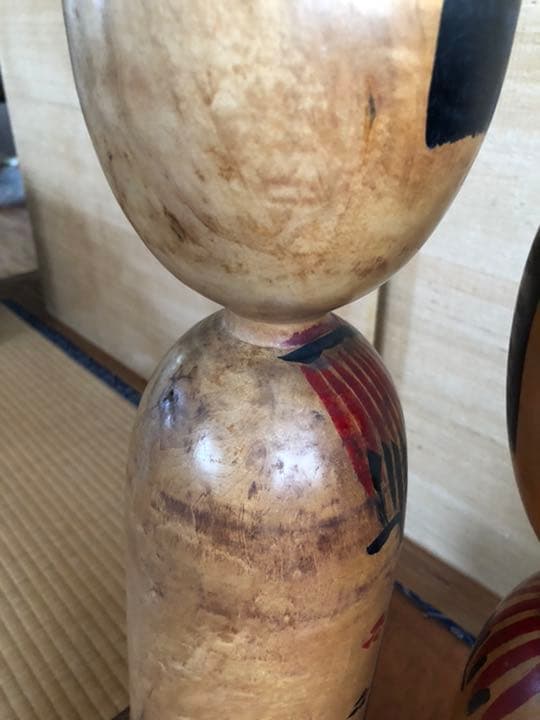 小椋久太郎作のこけし4体と保管用皮製のバック値下げしました。