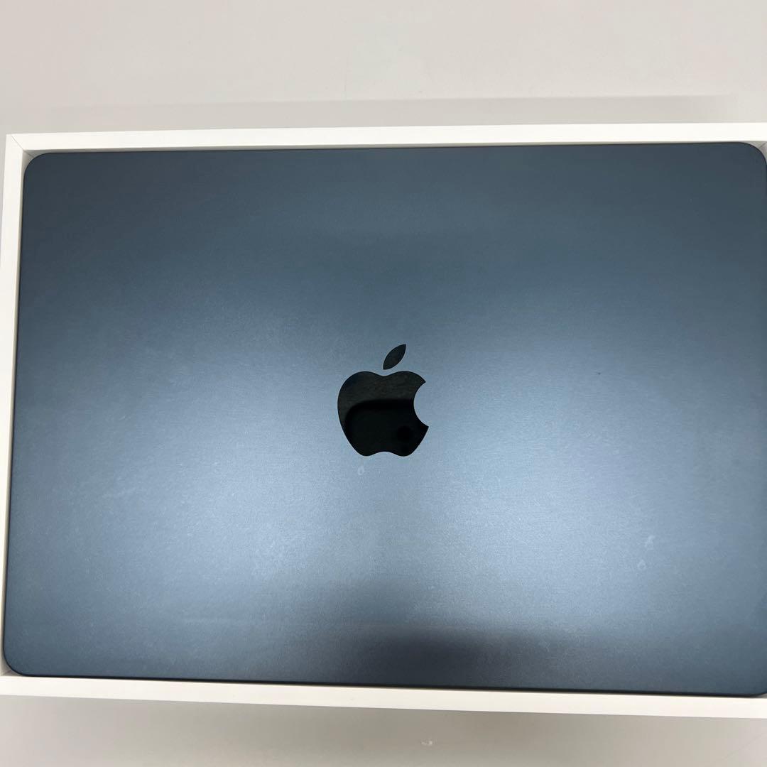 MacBook Air M2（ミッドナイト）