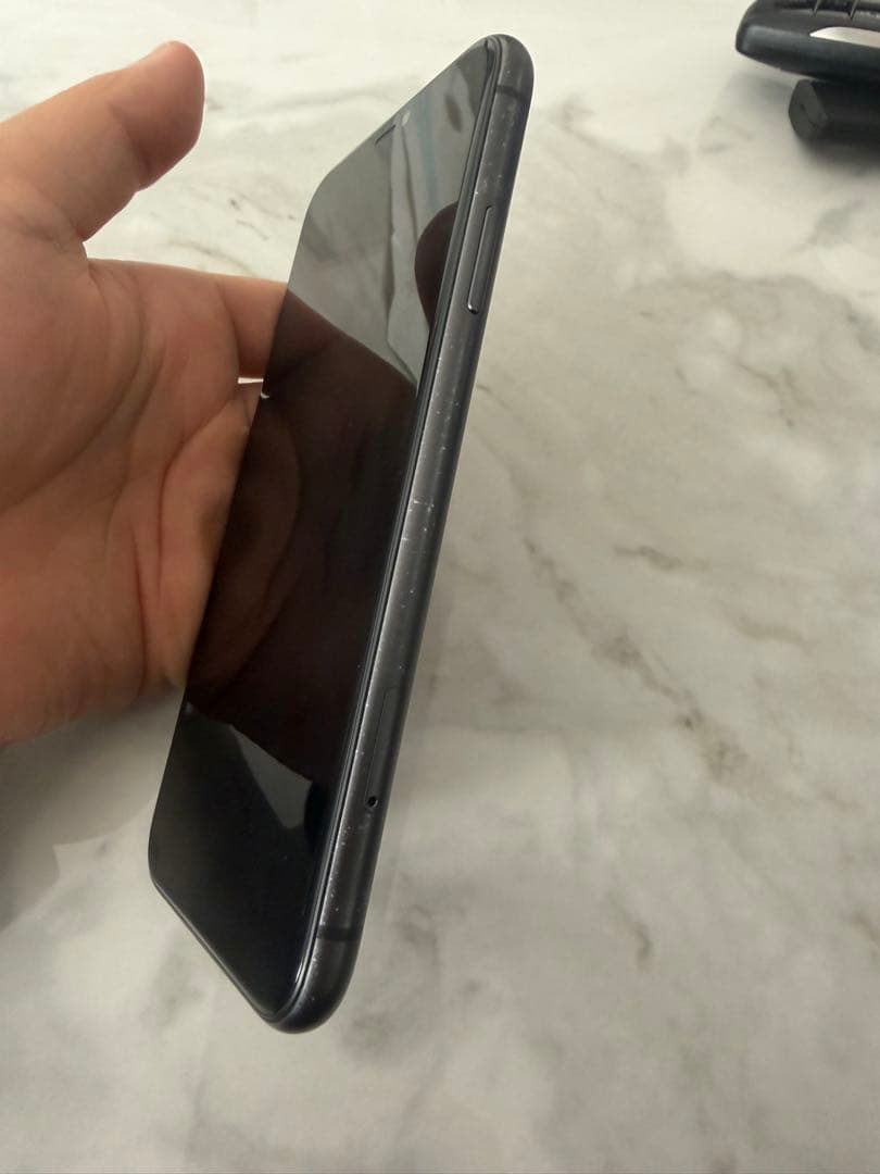 Apple iPhone 11 128GB ブラック 本体 箱、充電器付き