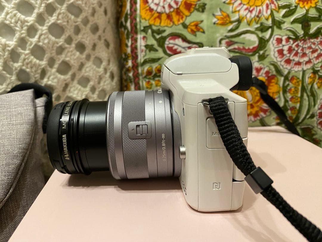 【美品】Canon EOS Kiss M 一眼レフカメラ