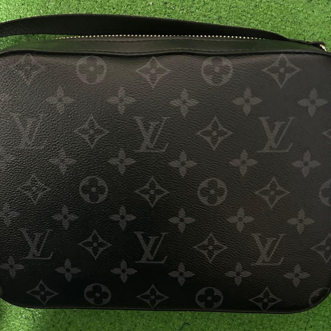 LOUIS VUITTON ルイヴィトン　トリオメッセンジャー　ショルダーバッグ
