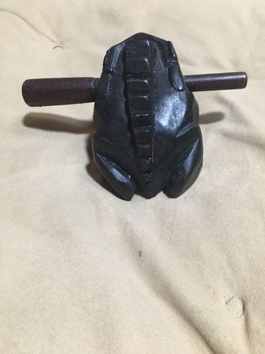 カエル木彫り　置物　インテリア