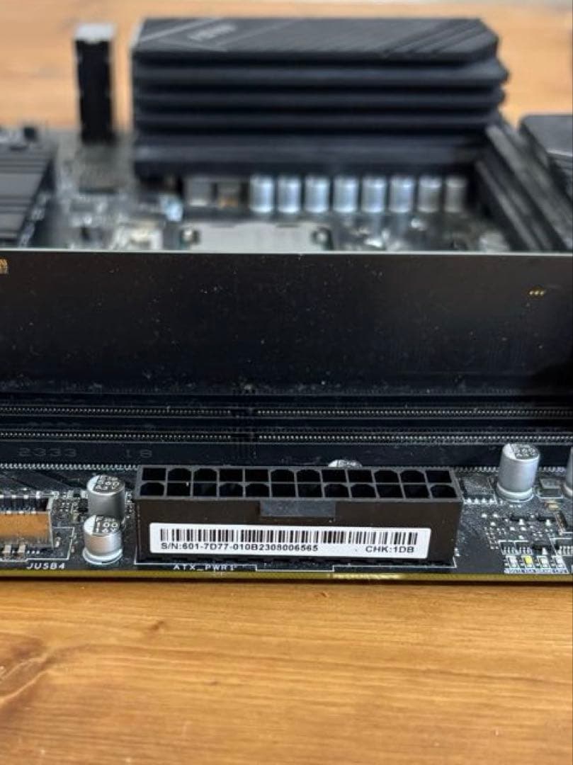 CPU AMD Ryzen 9 7950X PRO B650M-A crucial8GB