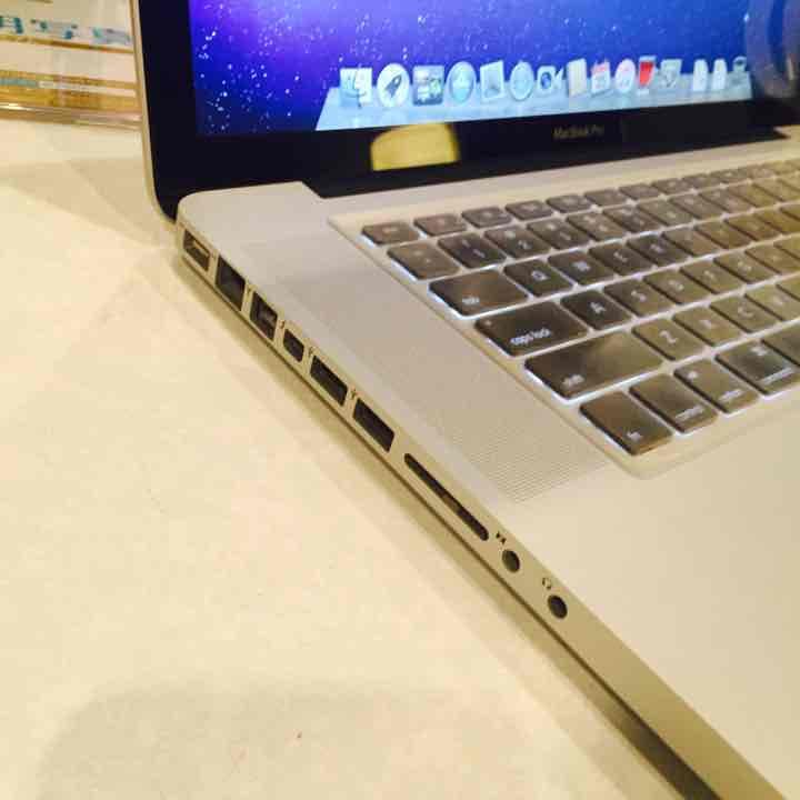 Apple Mac Pro 15.4 inch 2011年末モデル