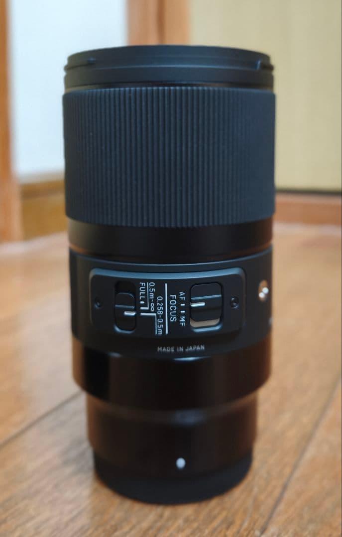 SIGMA 70mm f2.8 DG MACRO 49ミリ径　ソニーEマウント用