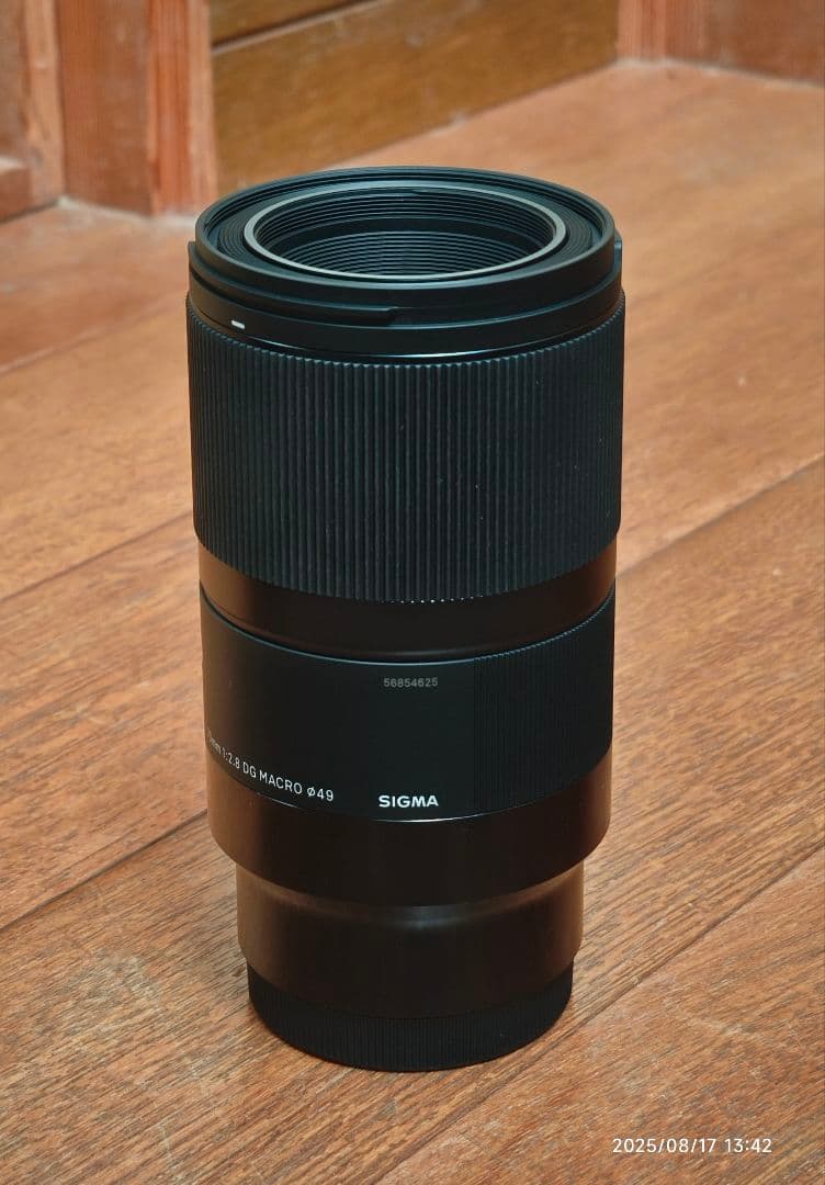 SIGMA 70mm f2.8 DG MACRO 49ミリ径　ソニーEマウント用