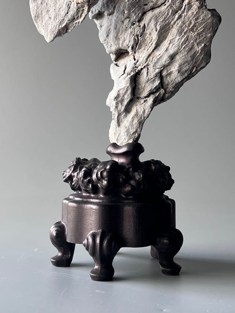 「銀索」　天然石　鑑賞石　飾り石　中国美術　置物　太湖石　灵璧石　インテリア