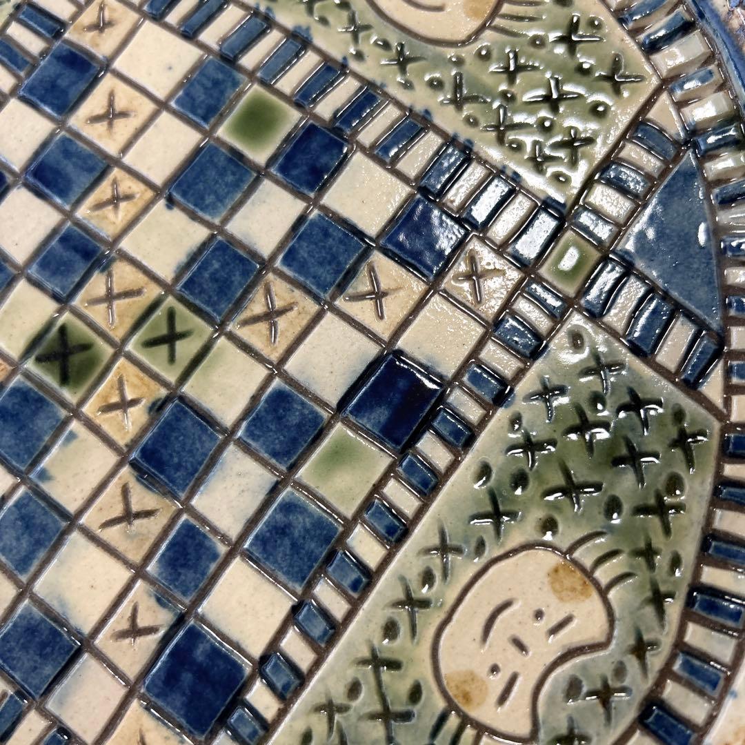 沖縄　やちむん　作家　陶芸作家　大皿プレート　手彫り　手削り　飾り皿　猫　8寸皿