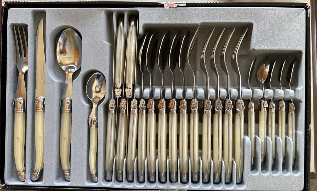 ラギオール 24ピースカトラリーセット