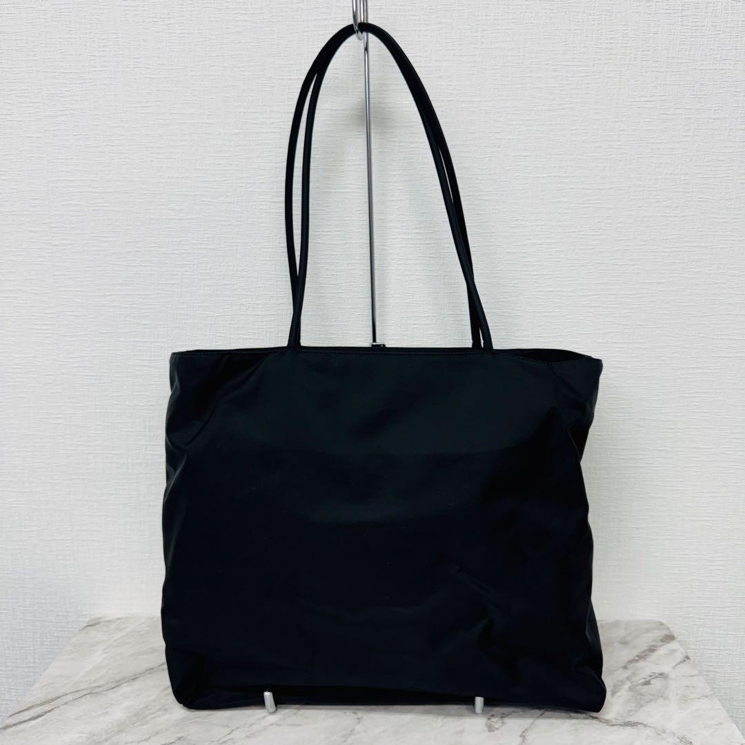 ✨PRADA✨プラダ✨三角ロゴプレート✨ブラック✨ナイロン✨トートバッグ✨