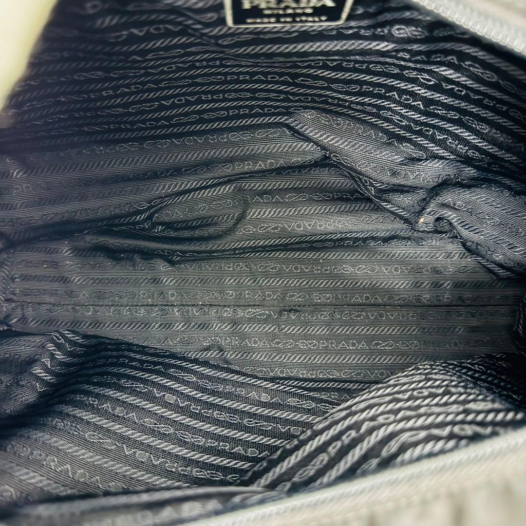 ✨PRADA✨プラダ✨三角ロゴプレート✨ブラック✨ナイロン✨トートバッグ✨