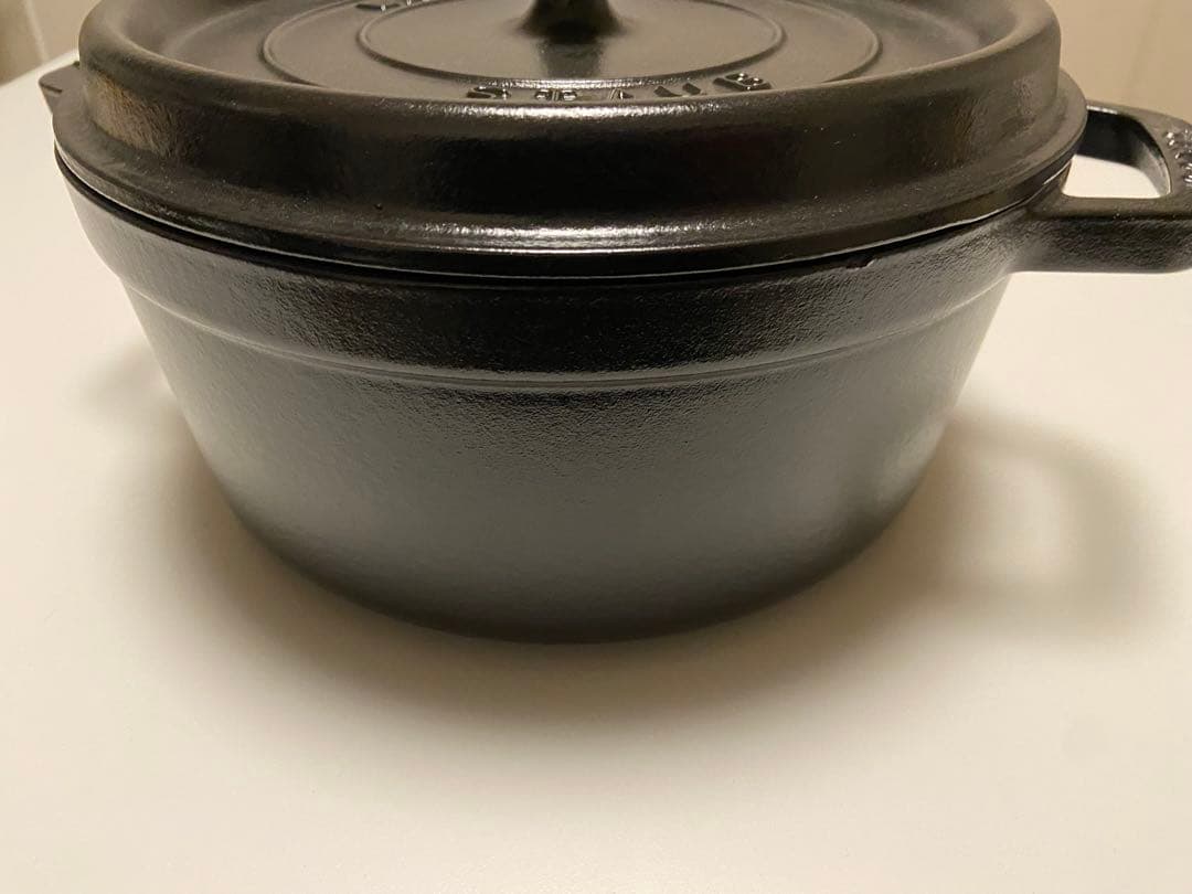 【新品未使用】 Staub ココット ラウンド 24cm +マスターブック