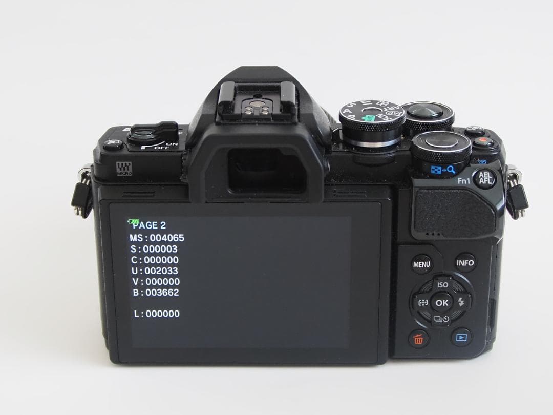 yumiOLYMPUS OM-D E-M10 MarkIII ボディー