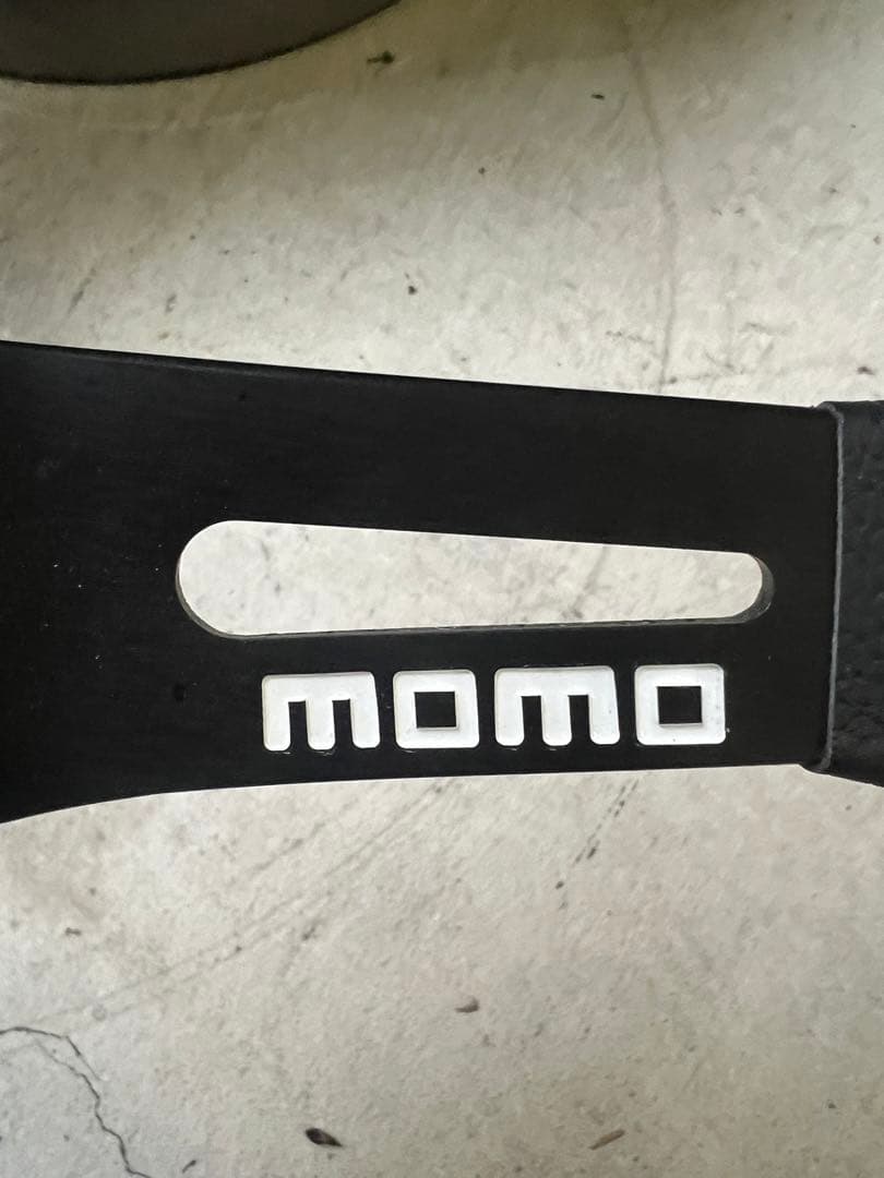 モモ　MOMO 33パイ ステアリング　ドリフティング　ディープタイプ