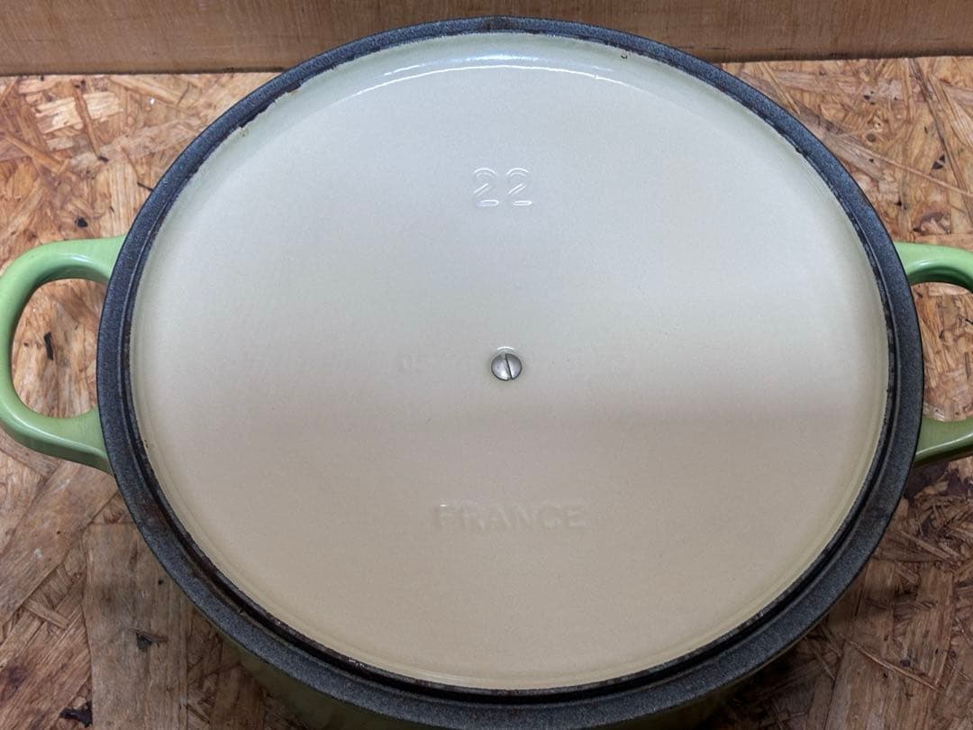 ル・クルーゼ 鋳物 ホーロー 鍋 両手鍋 鉄鍋 ココット 22cm