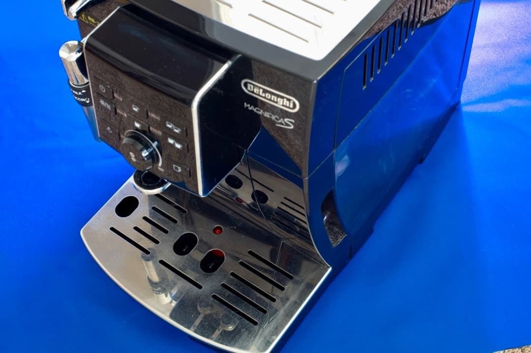 デロンギ マグニフィカS エスプレッソマシン ECAM23 120BN