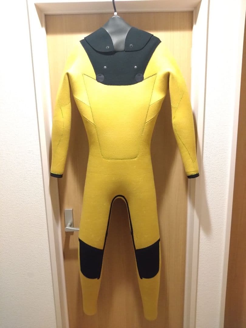 Bewet　５mm×３mmセミドライウェットスーツ　サーフブーツ、グローブ付き