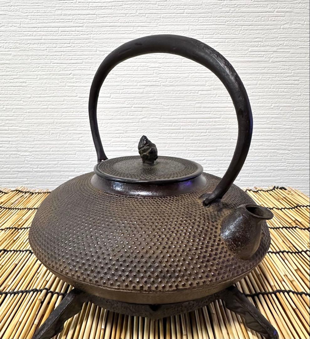 未使用品　敬典工房正寿堂山正　人間国宝髙橋敬典作　独楽型　南部鉄瓶　南部鉄器