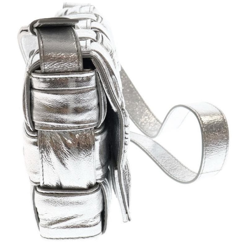 ボッテガヴェネタ　イントレチャート　シルバーショルダーバッグ