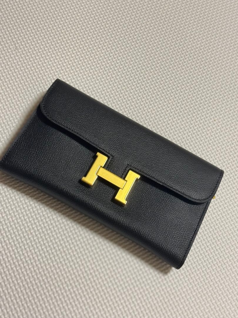 【新品未使用】Hロゴ ブラックショルダーバッグ