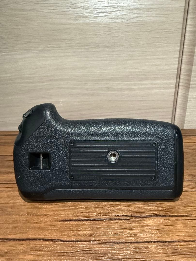 【美品】Canon EOS 7D Mark II 本体 バッテリーグリップ付き