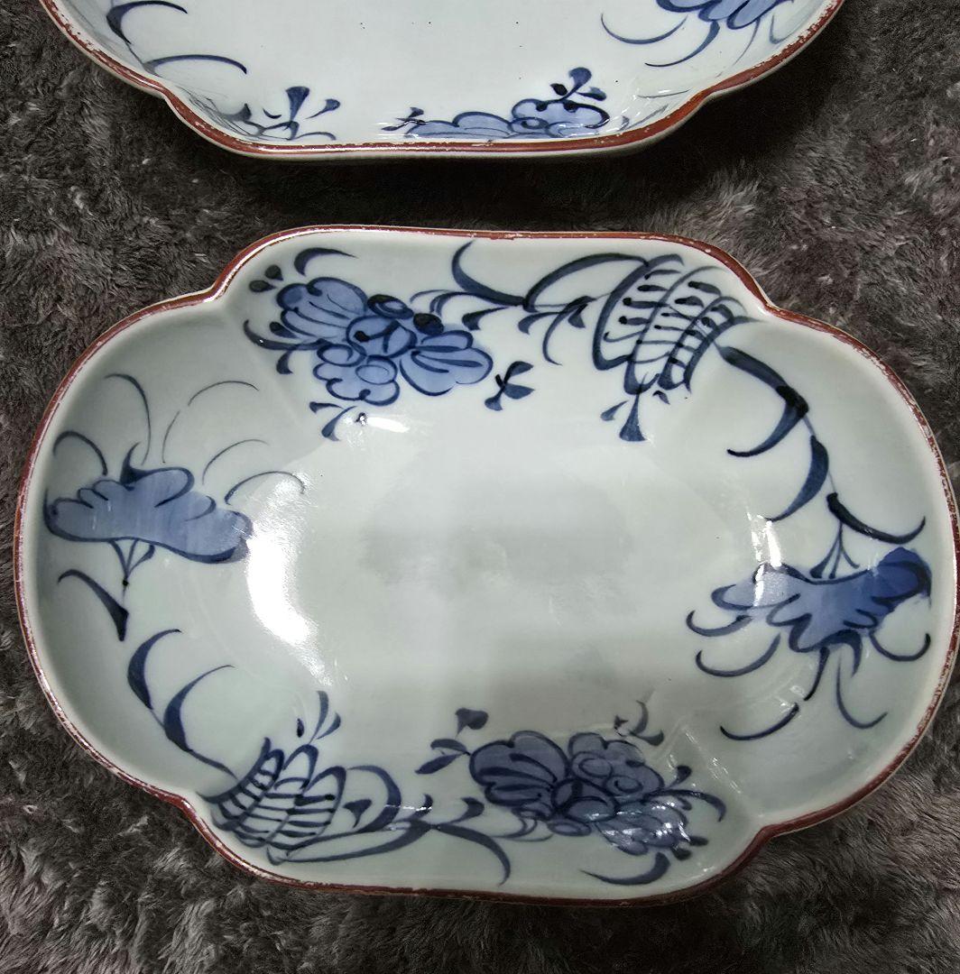 古伊万里の伊万里焼の染め付けがあり美しいお皿です