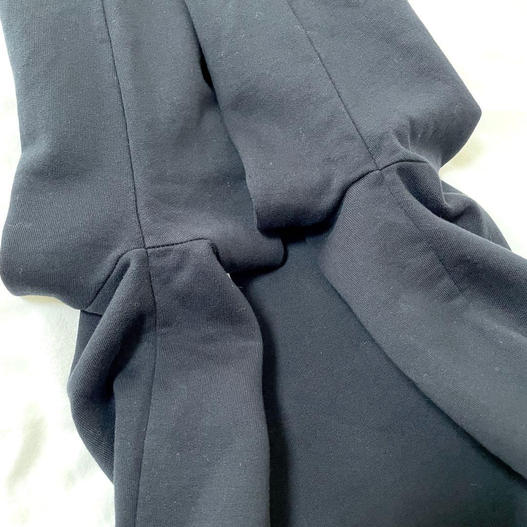 ■美品■ヌメロヴェントゥーノ N゜21　イタリア製　クルーネックスウェット　黒