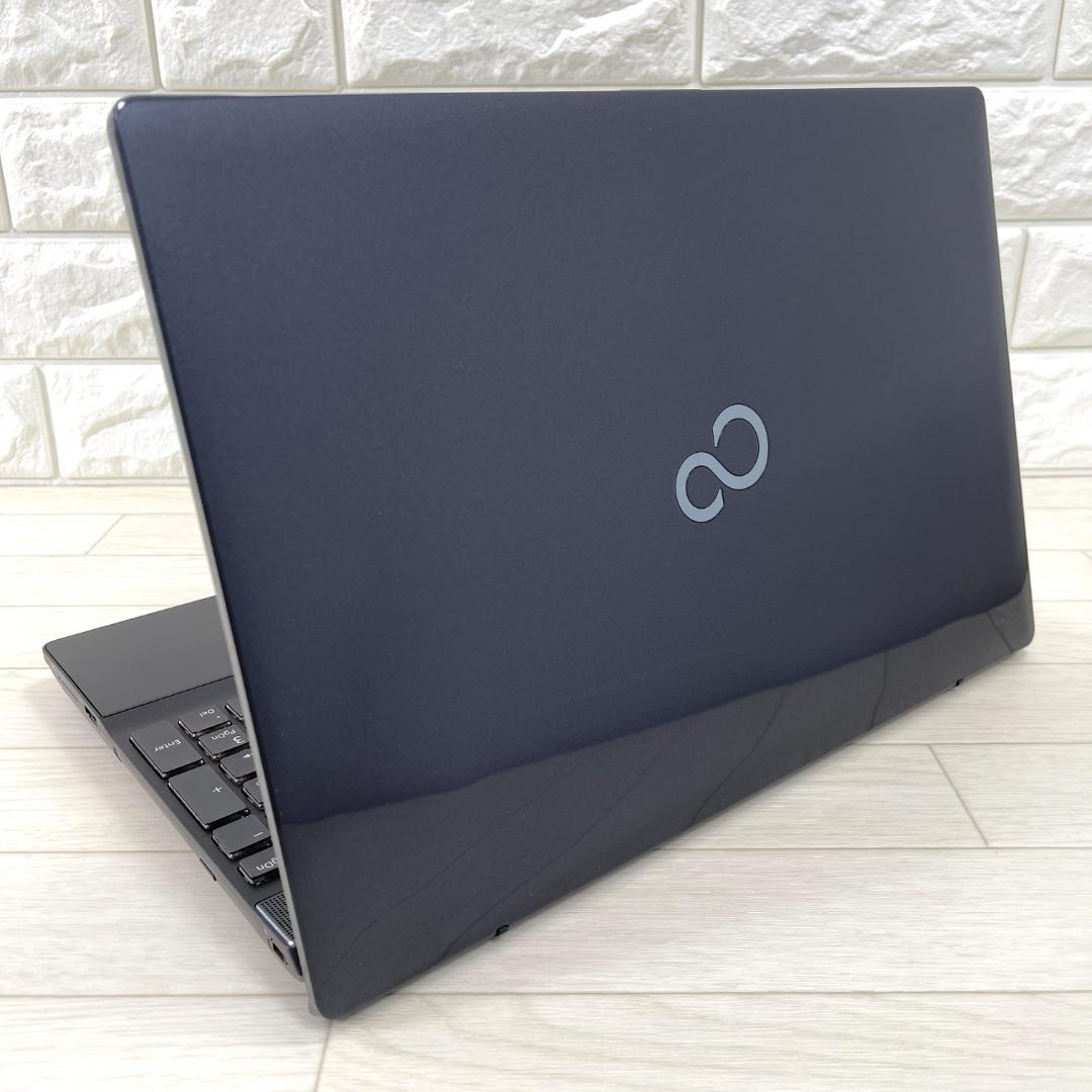 富士通 第8世代i7 新品SSD512＋HDD1T メモリ16 ノートパソコン