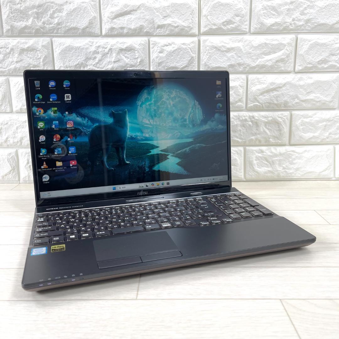 富士通 第8世代i7 新品SSD512＋HDD1T メモリ16 ノートパソコン
