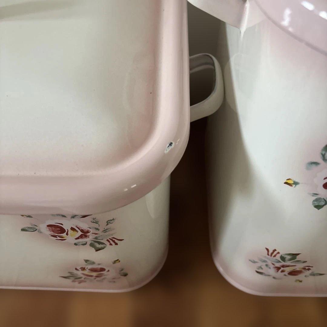 イマンホーローストッカー　　2個