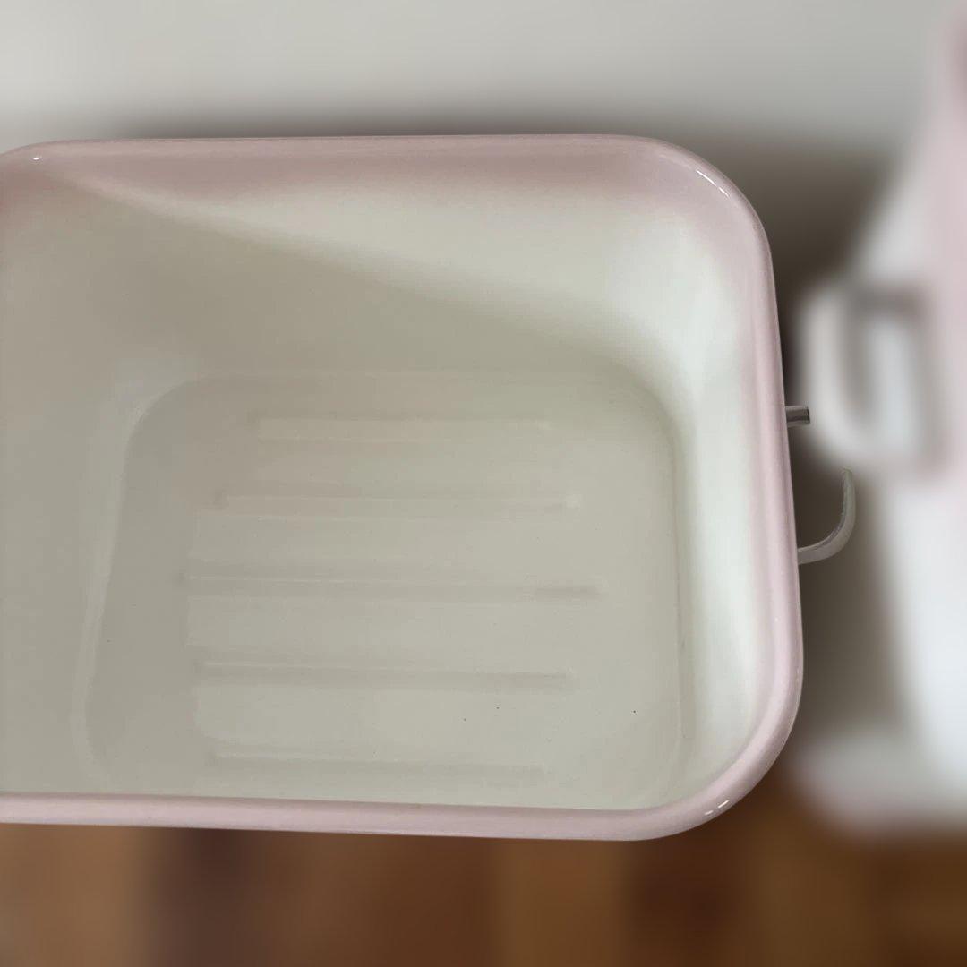 イマンホーローストッカー　　2個