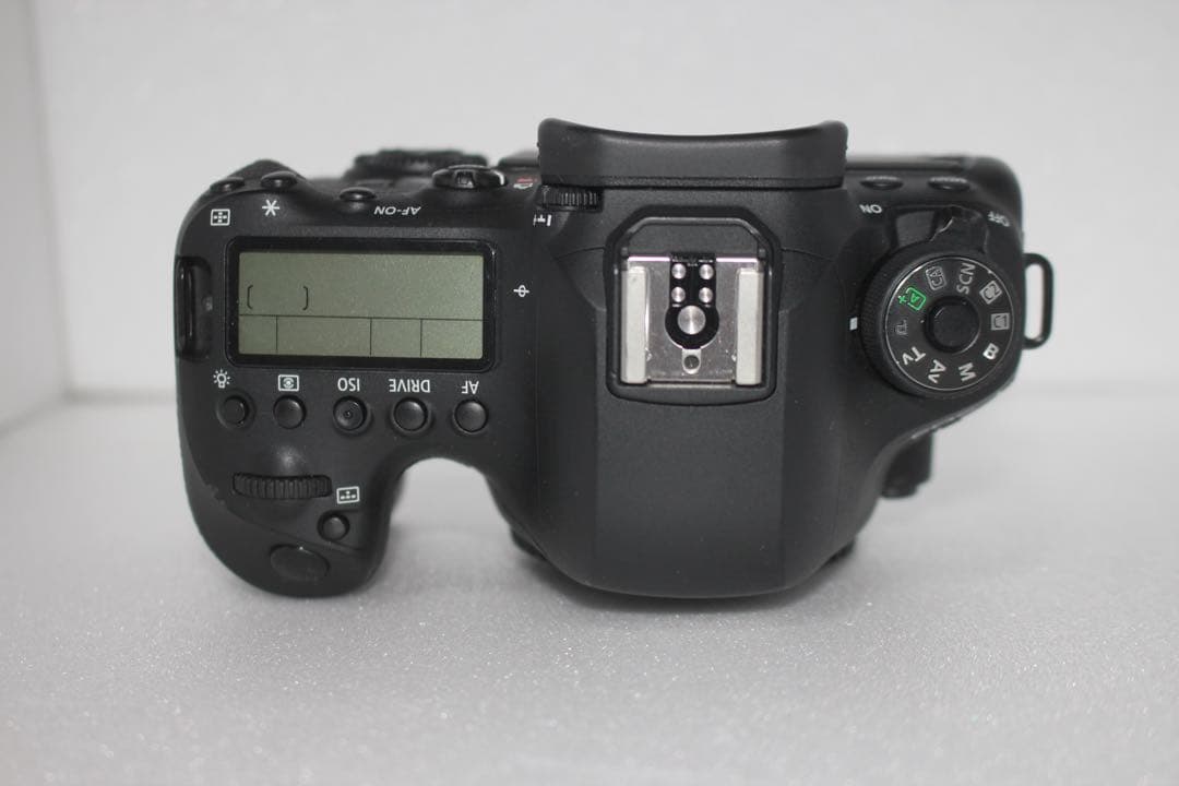 デジタル一眼レフカメラ　Canon EOS 6D Mark II