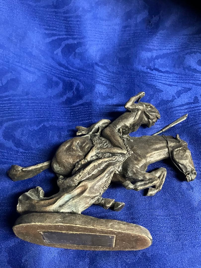 The Cheyenne 騎馬像 フレデリックレミントン