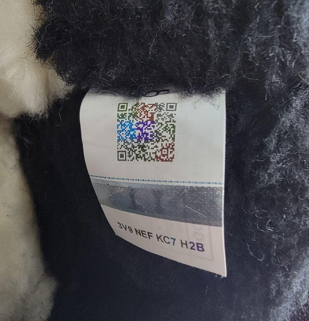 アグ クラシック ウルトラ ミニ ニュー ハイツ ブラック 25cm